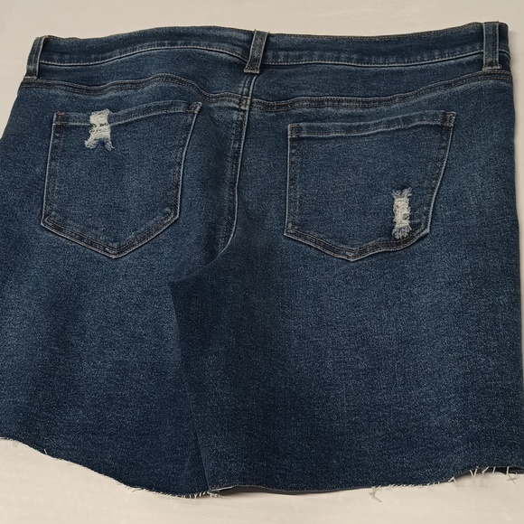 NWT Time and Tru Maternity jean shorts Sz Large (12-14) side panel New - Picture 12 of 13